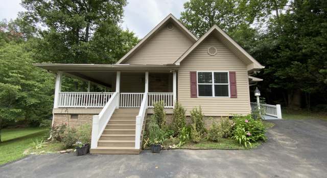 Photo of 222 Palmer Rd, Gatlinburg, TN 37738