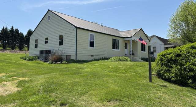 Photo of 315 Church St, Tellico Plains, TN 37385