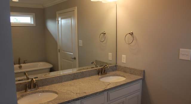 Photo of 7711 Fox Valley Ln, Knoxville, TN 37938