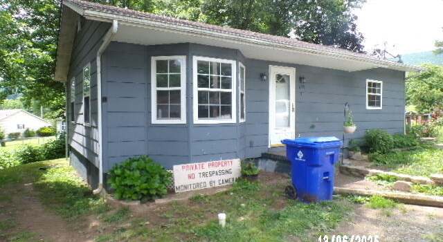 Photo of 1639 Old Roane St, Harriman, TN 37748
