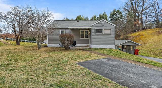 Photo of 1401 Merrywood Dr, Johnson City, TN 37604