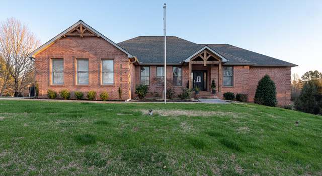 Photo of 2024 Southwood Dr, Maryville, TN 37803