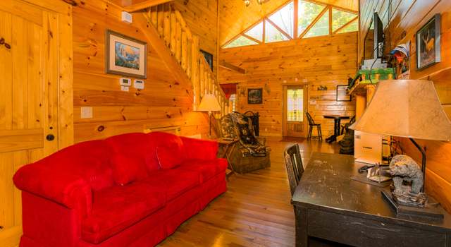 Photo of 2003 Green Pine Ln, Sevierville, TN 37862