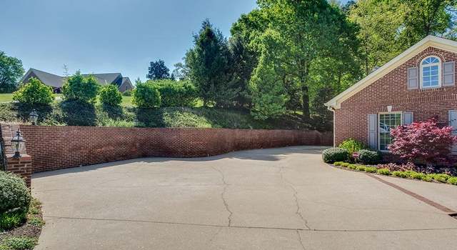 Photo of 5520 Heathrow Dr, Knoxville, TN 37919