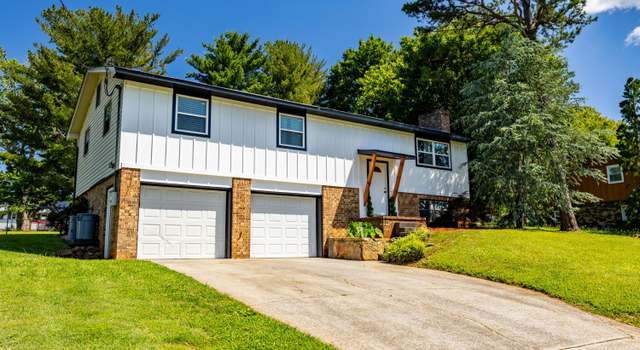 Photo of 2136 Colonial Cir, Maryville, TN 37803