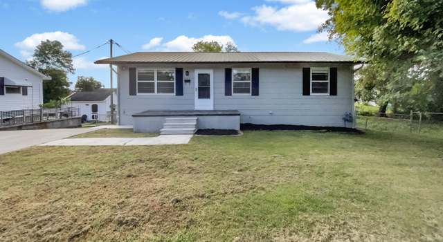 Photo of 615 Slover St, Clinton, TN 37716
