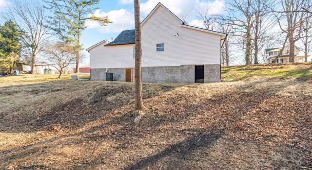 Photo of 112 W Hill St, Lafollette, TN 37766