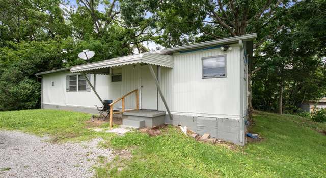 Photo of 807 E E Chestnut St, Lafollette, TN 37766
