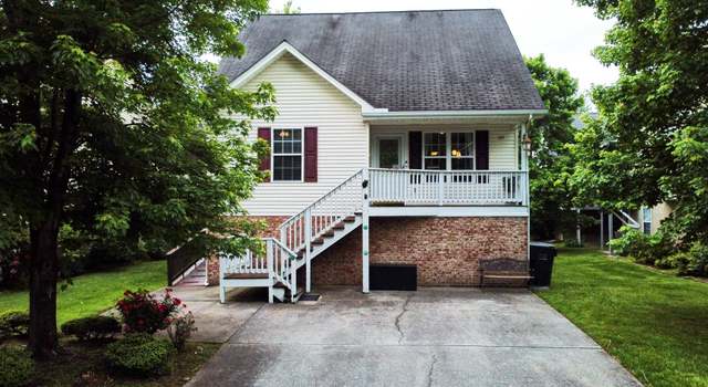 Photo of 737 Plantation Dr, Pigeon Forge, TN 37863