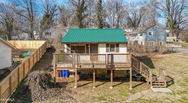 Photo of 122 E Wadsworth Cir, Oak Ridge, TN 37830
