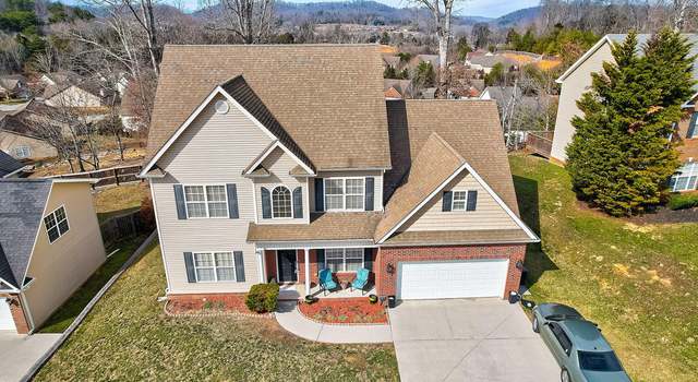 Photo of 3023 Oakleigh Township Dr, Knoxville, TN 37921