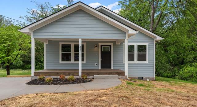 Photo of 301 NW Seaman St, Knoxville, TN 37919