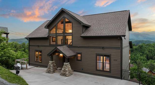 Photo of 824 N Skyline Dr, Gatlinburg, TN 37738