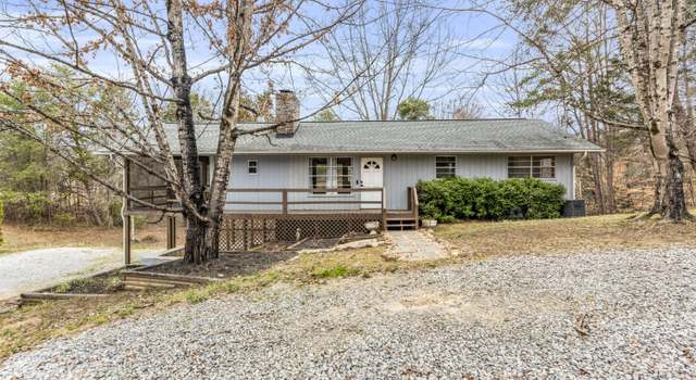 Photo of 980 Deerwood Dr, Dandridge, TN 37725