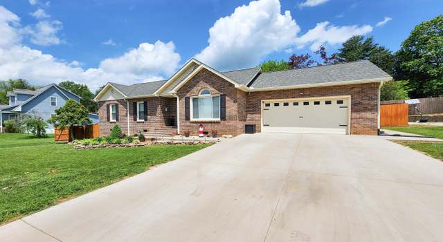 Property at 7640 Cedarcrest Rd, Knoxville, TN 37938, 3 beds, 2 baths