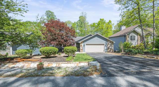 Photo of 220 Lakeside Dr, Crossville, TN 38558