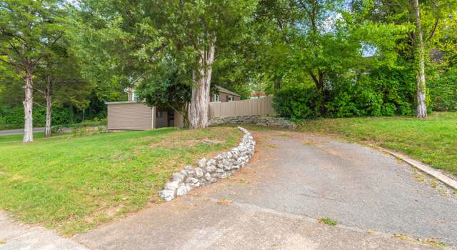 Photo of 400 Douglas Ln, Clinton, TN 37716
