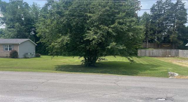 Photo of 212 Doe Run Blvd, Clinton, TN 37716