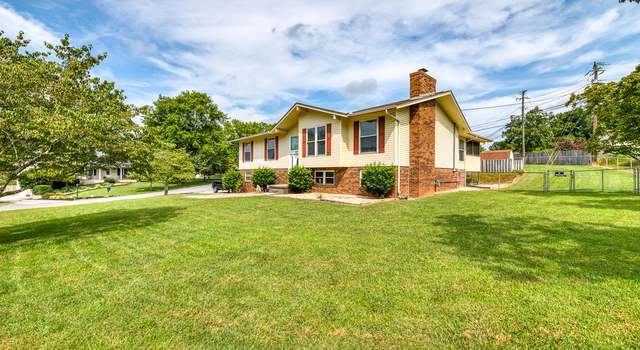 Photo of 2919 Broadmeade Dr, Powell, TN 37849