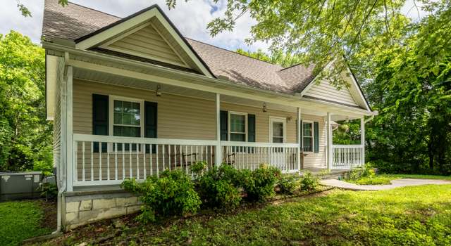 Photo of 6101 Emerald Hills Ln, Knoxville, TN 37912