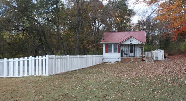 Photo of 10719 Lake Ridge Dr, Knoxville, TN 37934