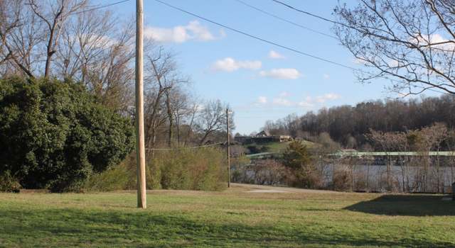 Photo of 10719 Lake Ridge Dr, Knoxville, TN 37934