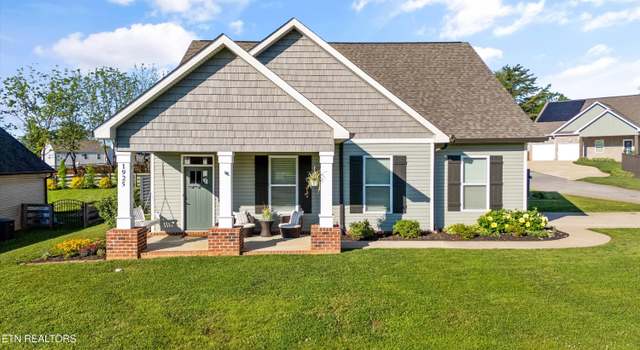Photo of 1925 Farris Rd, Maryville, TN 37803
