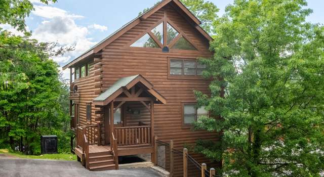 Photo of 907 Black Bear Cub Way, Sevierville, TN 37862