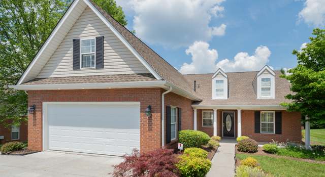 Photo of 7002 Winter Oaks Way, Knoxville, TN 37918