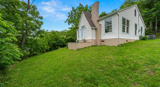 Photo of 739 W Main St, Sevierville, TN 37862