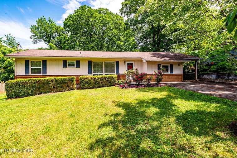 Photo of 1305 Huntington Rd Knoxville, TN 37919