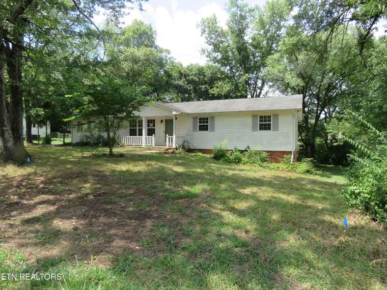 Photo of 315 Dell Rd Maryville, TN 37804
