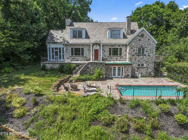 Photo of 4801 Hilldale Dr Knoxville, TN 37914