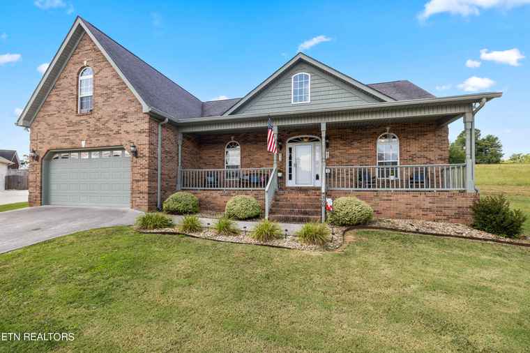 Photo of 306 Cranfield Dr Maryville, TN 37801