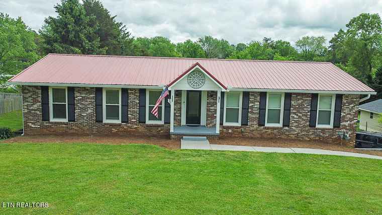 Photo of 2214 Belmont Dr Maryville, TN 37804