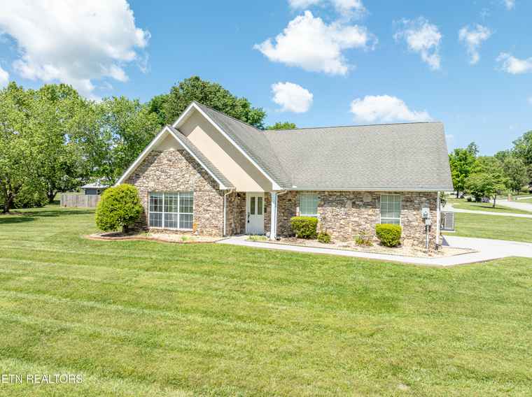 Photo of 1299 Coventry Ct Maryville, TN 37803