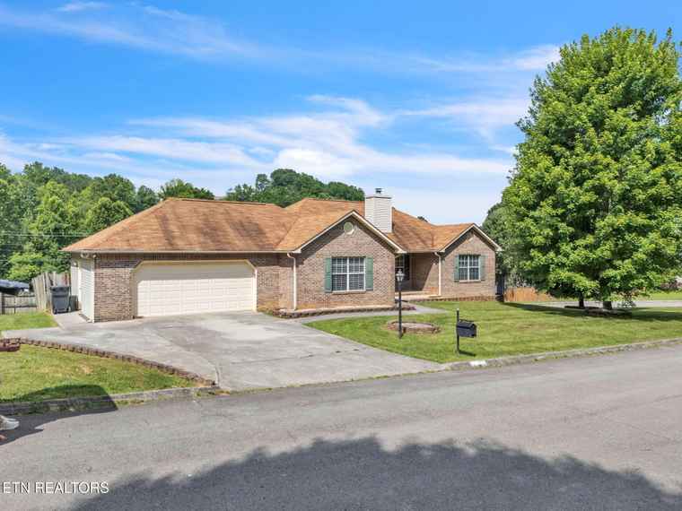 Photo of 6432 Ridge Run Dr Knoxville, TN 37921