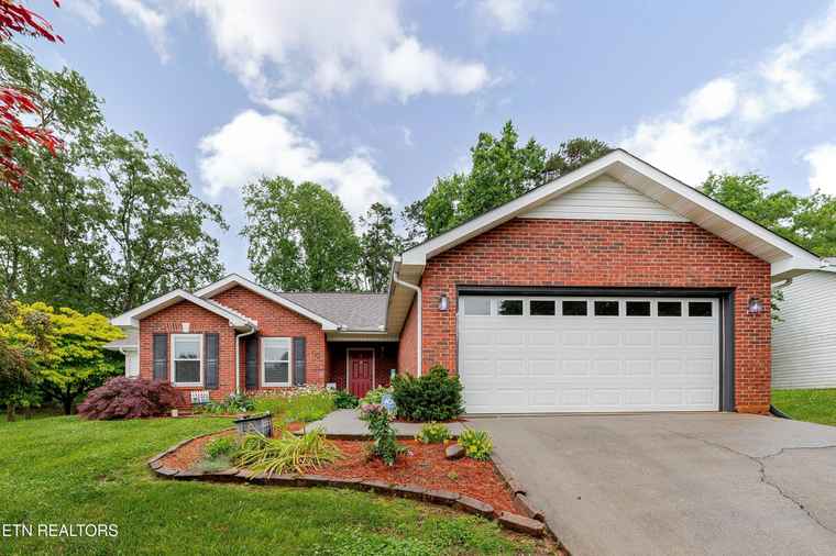 Photo of 702 Shane Dr Maryville, TN 37804