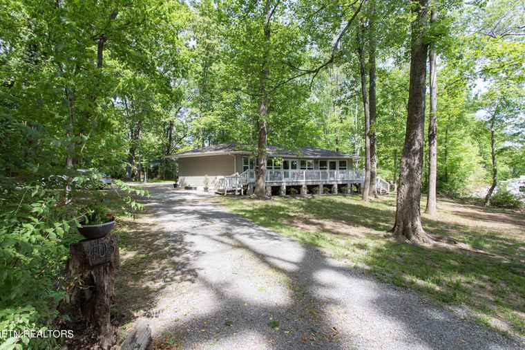 Photo of 403 NW Hickory Dr Knoxville, TN 37912