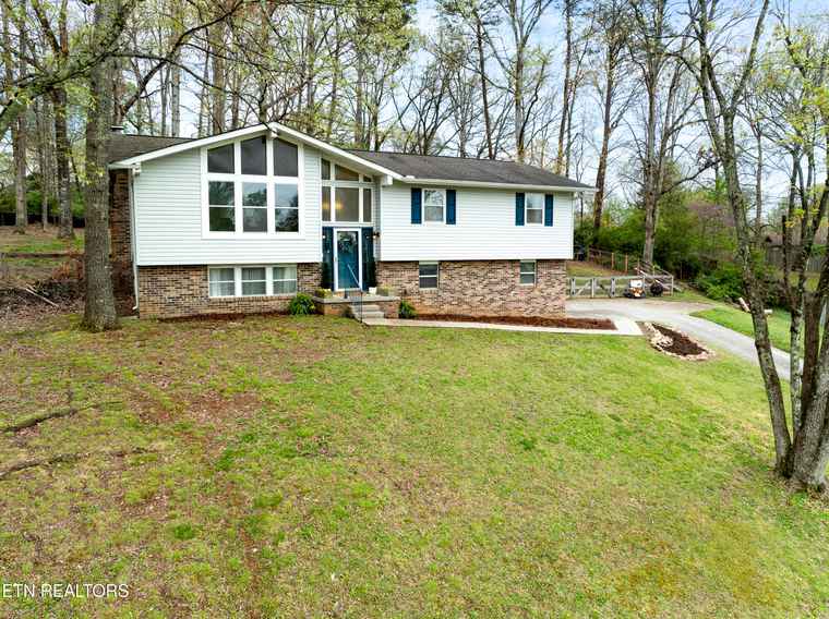 Photo of 8804 Mallow Dr Knoxville, TN 37922