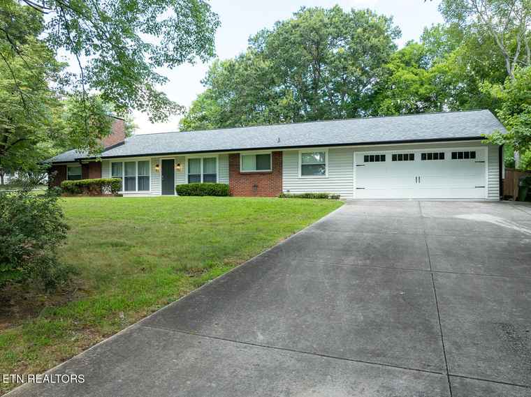Photo of 1537 Leconte Dr Maryville, TN 37803