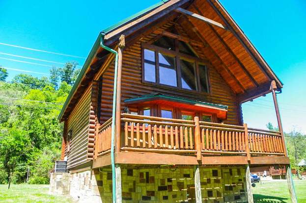2315 River Port Way Pigeon Forge Tn 37863 Mls 1002031 Redfin