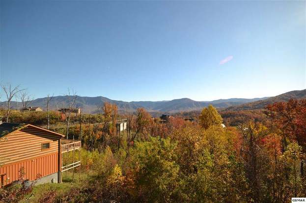 823 Wiley Oakley Dr, Gatlinburg, TN 37738 | MLS# 1135476 | Redfin