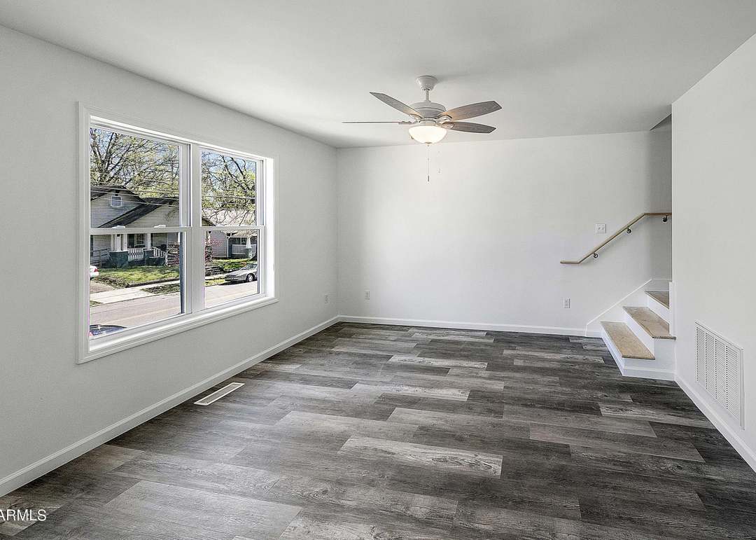 2453 Washington Ave, Knoxville, TN 37917