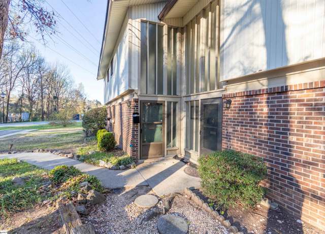 Property at 102 Briarview Cir, Greenville, SC 29615, 2 beds, 2.5 baths
