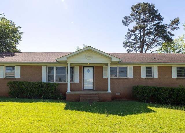 Property at 2403 Dobbins Bridge Rd, Anderson, SC 29626, 3 beds, 1.5 baths