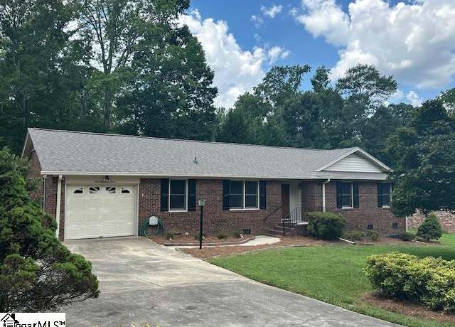 Property at 503 Gray Fox Sq, Taylors, SC 29687, 3 beds, 2 baths