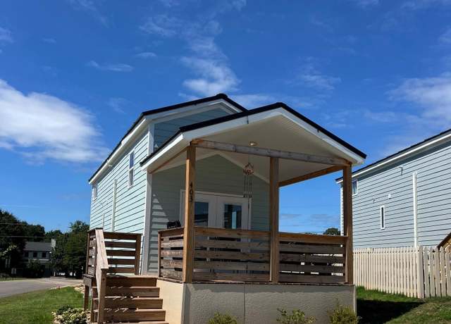 Property at 403 Presley Jackson Rd, Taylors, SC 29687, 1 bed, 1.5 baths
