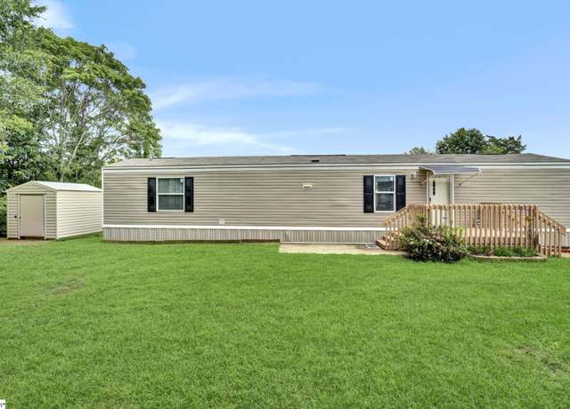 Property at 104 Crest St, Simpsonville, SC 29681, 2 beds, 2 baths