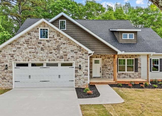 Property at 701 Coneross Creek Rd, Seneca, SC 29678, 3 beds, 2.5 baths
